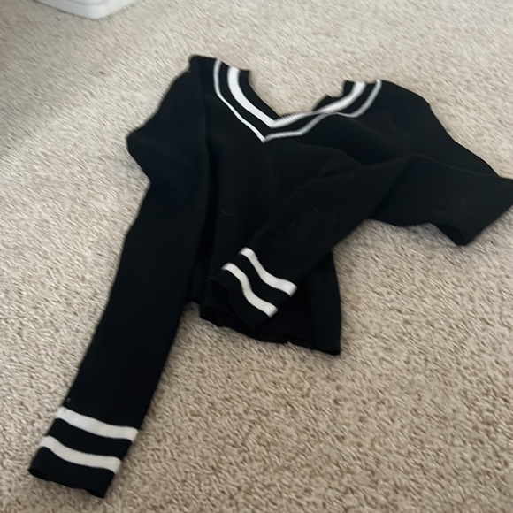 Kendall & Kylie Sweater - Picture 2 of 3